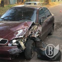 «Ланос» не розминувся з автобусом у Чернігові «Ланос» не розминувся з автобусом у Чернігові