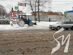 Комунальна техніка на вулицях Чернігова. Фото Комунальна техніка на вулицях Чернігова. Фото
