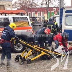 Постраждалого в ДТП рятувальники «покачали» по дорозі