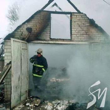 Троє загинули в диму пожеж у вихідні. Господар обпікся, рятуючи ВАЗ Троє загинули в диму пожеж у вихідні. Господар обпікся, рятуючи ВАЗ