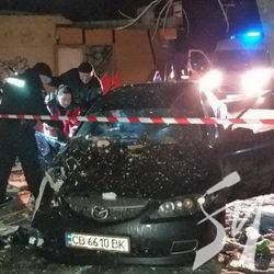 П’яний водій розгромив легковиком кіоск П’яний водій розгромив легковиком кіоск