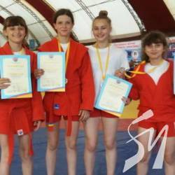Дівчата з Ніжина вибороли 3 медалі чемпіонату України з самбо Дівчата з Ніжина вибороли 3 медалі чемпіонату України з самбо