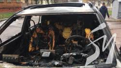 У Чернігові вночі згоріли 2 автівки
