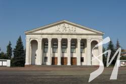 Чернігівський драмтеатр привіз із-за кордону диплом міжнародного театрального фестивалю Чернігівський драмтеатр привіз із-за кордону диплом міжнародного театрального фестивалю