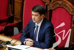 Разумков підписав закон про ринок землі Разумков підписав закон про ринок землі