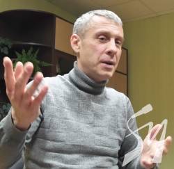 «Люблю квіти і співати», - Артем Стах про роботу вночі і креативні ідеї «Зеленбуду»