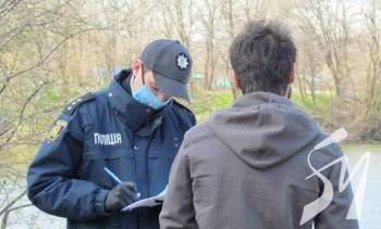 Штрафувати за відсутність маски у громадських місцях будуть тільки злісних порушників Штрафувати за відсутність маски у громадських місцях будуть тільки злісних порушників