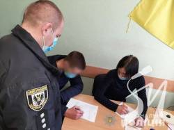 Чернігівські поліцейські затримали чоловіка, що ошукав пенсіонерок на 300 тисяч гривень