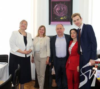Посол Хорватії у Чернігівському обласному філармонійному центрі Посол Хорватії у Чернігівському обласному філармонійному центрі