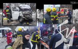 Крісла зірвало, людей розчавило: пасажирський бус, який потрапив у ДТП під Черніговом, переобладнали Крісла зірвало, людей розчавило: пасажирський бус, який потрапив у ДТП під Черніговом, переобладнали