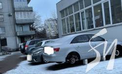 У центрі Чернігова «роззули» авто