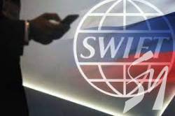 ЄС та США відмовилися від планів від'єднати Росію від SWIFT у разі її вторгнення в Україну – Reuters