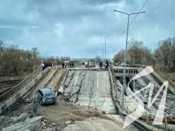 Автодор продовжує встановлювати тимчасові споруди для проїзду транспорту у Чернігівській області