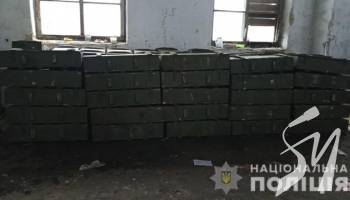 На Чернігівщині виявили покинутий росіянами склад боєприпасів На Чернігівщині виявили покинутий росіянами склад боєприпасів