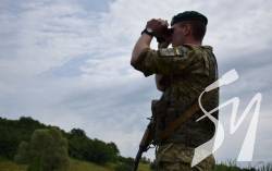 Окупанти намагаються прорватись через кордон на Сумщині: триває бій Окупанти намагаються прорватись через кордон на Сумщині: триває бій