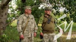 День батька в окопах: як чернігівець разом із сином пішли служити в ТРО День батька в окопах: як чернігівець разом із сином пішли служити в ТРО
