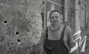 Пліч-о-пліч із сином: водій Чернігівгазу про роботу під час облоги Чернігова Пліч-о-пліч із сином: водій Чернігівгазу про роботу під час облоги Чернігова