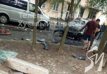 У Херсоні підірвали автівку колаборанта, водій загинув на місці У Херсоні підірвали автівку колаборанта, водій загинув на місці