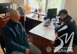Приставив до горла ніж та забрав гроші: в Чернігові затримали підозрюваного в пограбуванні магазину