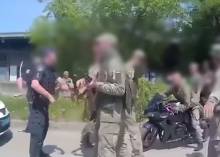 Погрожували поліцейським та стріляли у повітря: у Чернігові шістьом військовим оголосили підозру