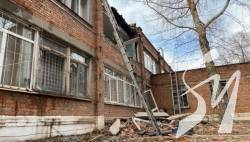 Росіяни обстріляли лікарню на Сумщині, загинув підліток Росіяни обстріляли лікарню на Сумщині, загинув підліток