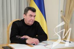 Відхрестіться від країни-агресора, піддайте анафемі покидьків, що привели війну - Данілов про УПЦ МП