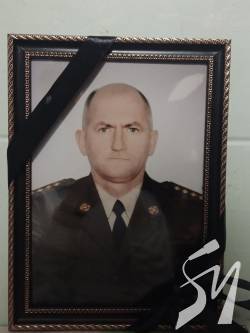 На Чернігівщині попрощалися з капітаном Володимиром Бабком, який загинув на Донеччині На Чернігівщині попрощалися з капітаном Володимиром Бабком, який загинув на Донеччині