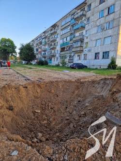 На Чернігівщині після нічної атаки «шахедами» з постраждалих будинків відселяють людей На Чернігівщині після нічної атаки «шахедами» з постраждалих будинків відселяють людей