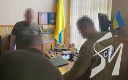 На Чернігівщині очільниця ЦНАПу організувала схему виїзду за кордон На Чернігівщині очільниця ЦНАПу організувала схему виїзду за кордон